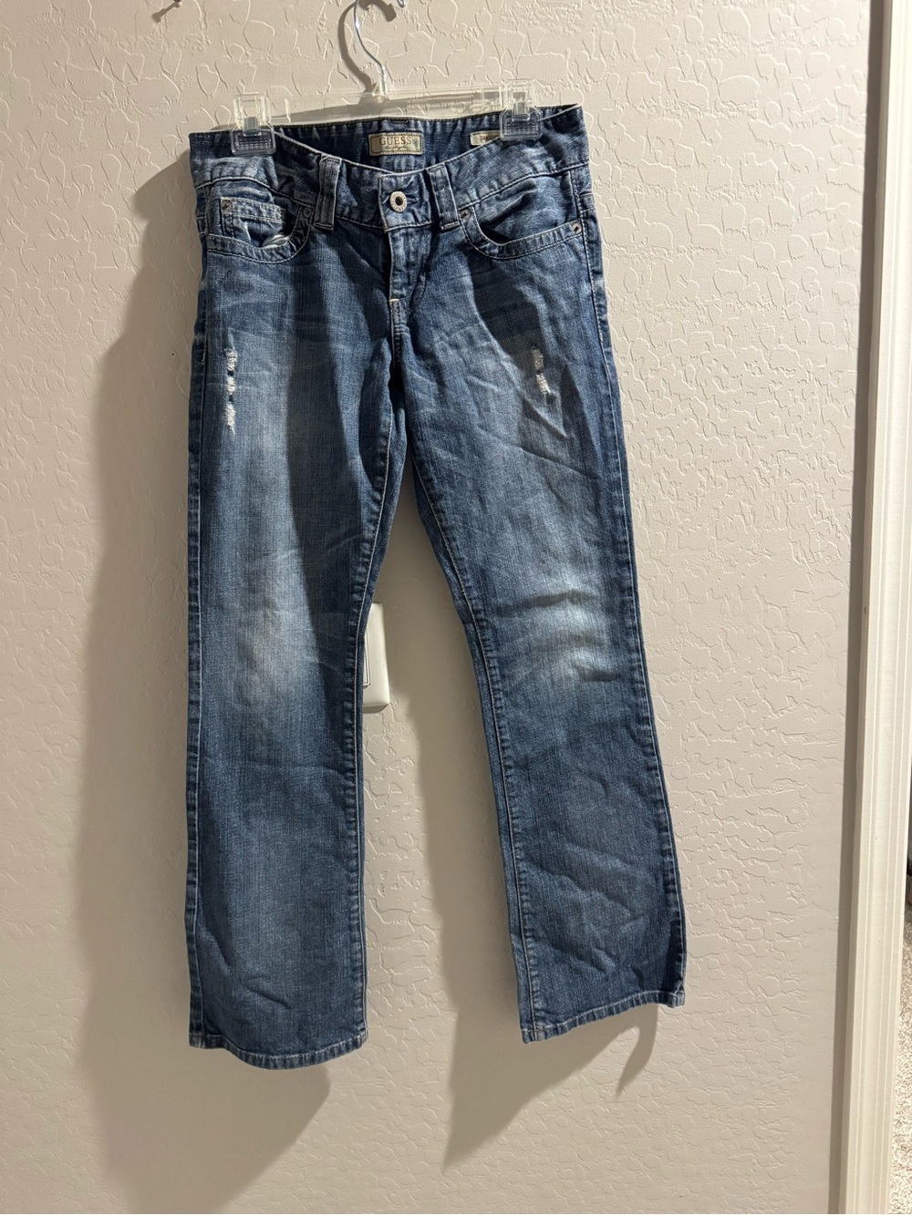 Guess Men’s Medium Blue Relaxed Jeans